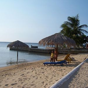 Sueno Del Mar Resort Sandy Bay Exterior photo