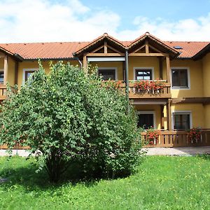 Appartement Hotel Finkenhof Kirchham Exterior photo