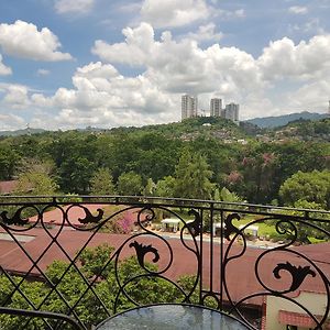Sophia Suites Residence Hotel Cebu Stadt Exterior photo