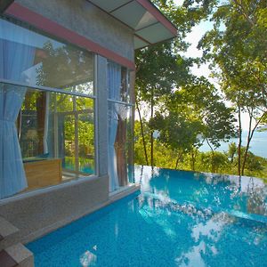 Ambong Pool Villas - Private Pool Pantai Cenang  Exterior photo