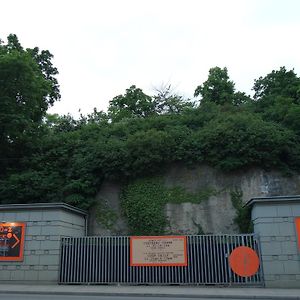 10-Z Bunker Albergue Brno Exterior photo
