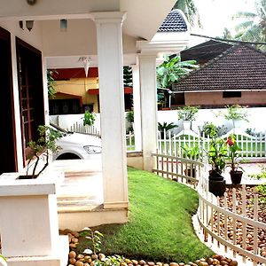 Homested Homestay Fort Kochi Exterior photo