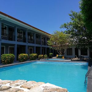 Hotel Marino Lodge Cr Uvita Exterior photo