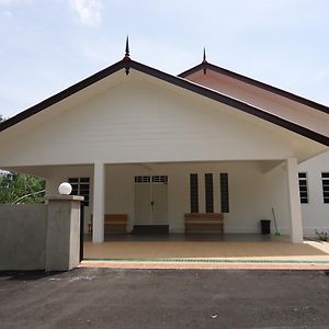 Villasetia Kampong Gong Badak Exterior photo