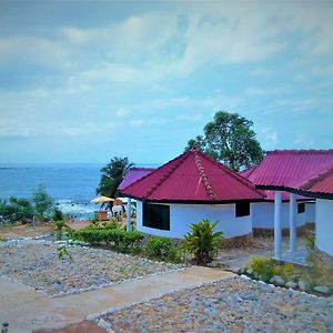 Busua Paradiso Beach Resort Exterior photo