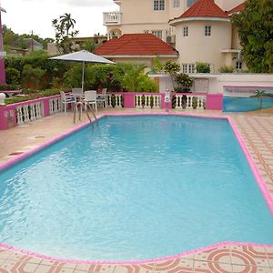 Pink Hibiscus Bed And Breakfast Montego Bay Exterior photo