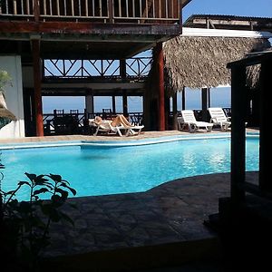 La Delphina Bed&Breakfast Bar&Grill La Ceiba Exterior photo