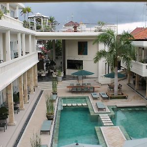 Bali Court Hotel & Apartment Legian Exterior photo