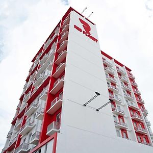 Hotel Red Planet Cagayan De Oro Exterior photo
