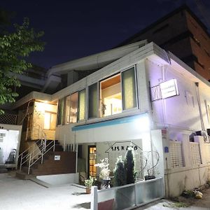 Sisnbro Guesthouse Seoul Exterior photo