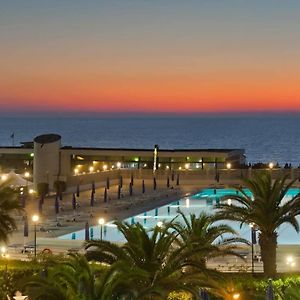 Grand Hotel Continental Tirrenia Exterior photo