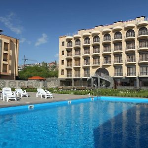 Nare Hotel Erevan Exterior photo