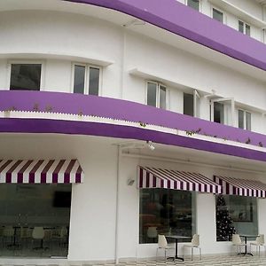 Hotel Zing Phnom Penh Exterior photo