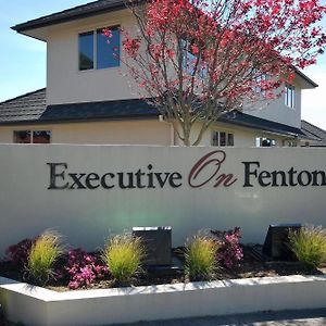 Motel Executive On Fenton à Rotorua Exterior photo