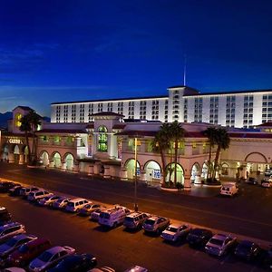 Gold Coast Hotel And Casino Las Vegas Exterior photo