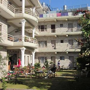 Hotel Lotus Inn Pokhara Exterior photo