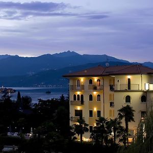 Hotel Flora Stresa Exterior photo