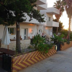 Astrofegia Apartments Near The Sea Agia Marina (Northern Cyprus) Exterior photo