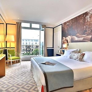 فندق باريسفي  أجنحة فريزر لو كلاريدج شانزليزيه Exterior photo