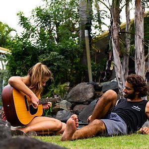 Backpackers By The Bay Hostel Airlie Beach Exterior photo