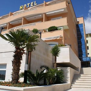 Hotel Rosina Makarská Exterior photo