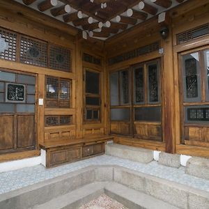 Kimchi Guesthouse Jongno Seoul Exterior photo