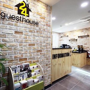 24 Guesthouse Myeongdong Avenue Seoel Exterior photo