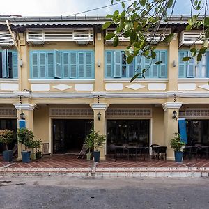 The Columns Kampot Exterior photo