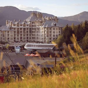 Hotel Pan Pacific Whistler Mountainside Exterior photo