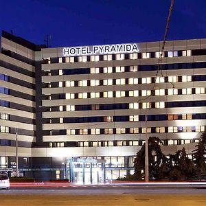 Orea Hotel Pyramida Praga Exterior photo