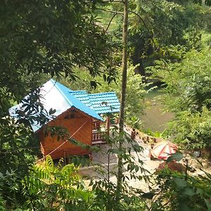 Riverside Nature Bungalow - Namo Samsah Jungle Paradise Bukit Lawang Exterior photo
