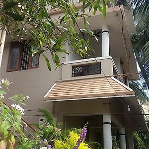 Kevins Placid Homestay Kochi Exterior photo