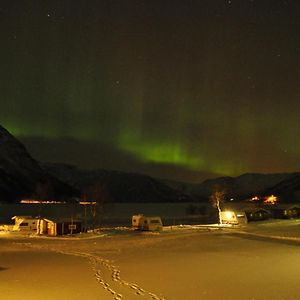 Gullesfjord Camping Hotell Exterior photo