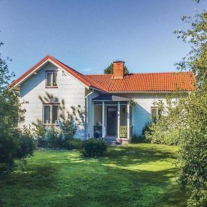 1 Bedroom Beautiful Home In Lidkping Sjövik Exterior photo