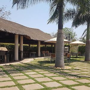 Ufulu Gardens Hotel Lilongwe Exterior photo