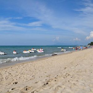 Green Ocean Seaview Apartment Batu Ferringhi Exterior photo