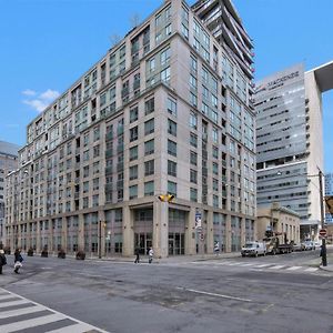 Toronto Luxury Accommodations - Qwest Exterior photo