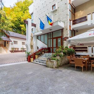 Former Ceausescu'S Vila Crizantema Hotel Baile Govora Exterior photo