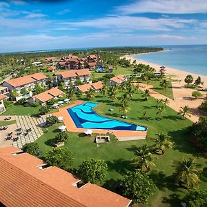 The Calm Resort & Spa Passikudah Exterior photo