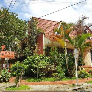 Hotel Casa En Llamas Armenia  Exterior photo