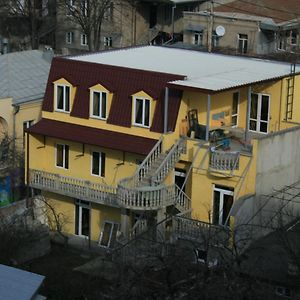 Why Me Eco-Friendly Hostel Tbilisi Exterior photo