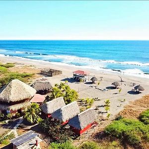 Surfing Turtle Lodge Poneloya Exterior photo