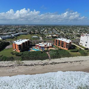 Oceanique Resort By Capital Vacations Indian Harbour Beach Exterior photo