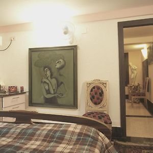 Reena'S Lodge Calcutta Exterior photo
