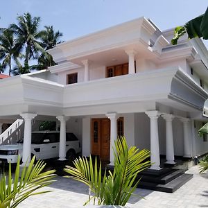 Luxury Villas Of Guruvayur Guruvāyūr Exterior photo