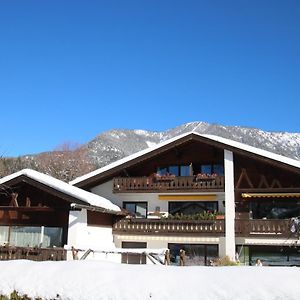 Alpen - Apartments Garmisch-Partenkirchen Exterior photo