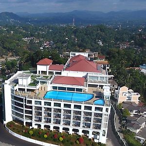 The Grand Kandyan Hotel Exterior photo