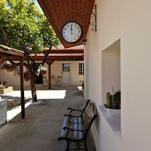 Villa Lemon Tree Courtyard à Larnaca Exterior photo