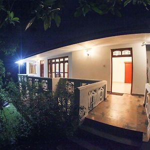 12 B Lewella Road, Kandy. Exterior photo