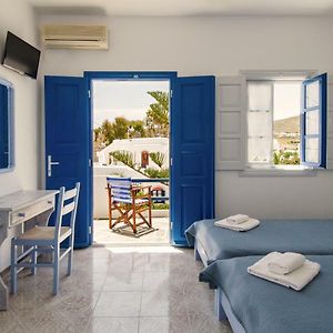 Evgenia Rooms And Apartments Folegandros Town Exterior photo